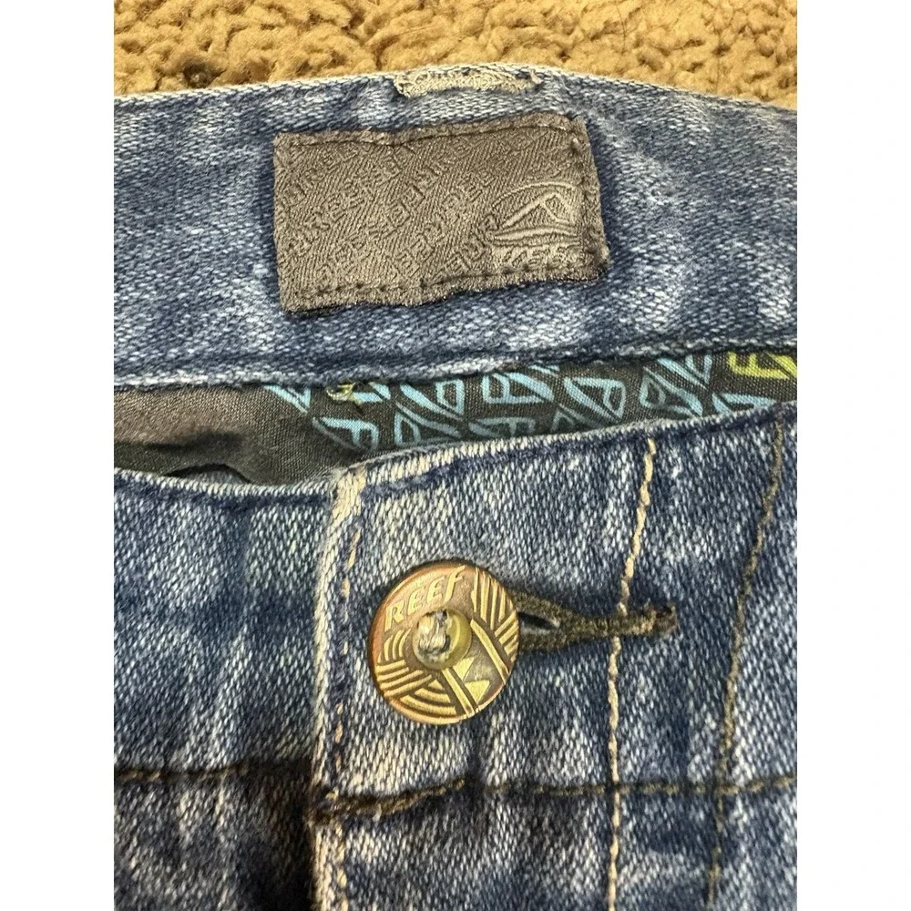 Reef Jean Mens 32x29 N5 Straight Leg Relaxed Fit Distressed Low Rise Surf Grunge